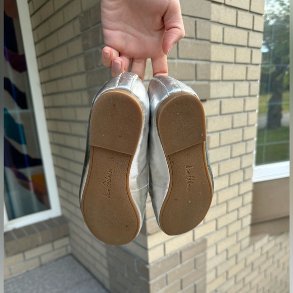 Sam Edelman Finnegan Flats in Silver Size 6.5 - Picture 3 of 4